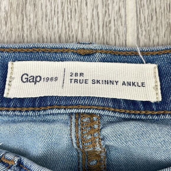 Gap True Skinny Ankle Jeans.  Distressed. 38R - Picture 4 of 9